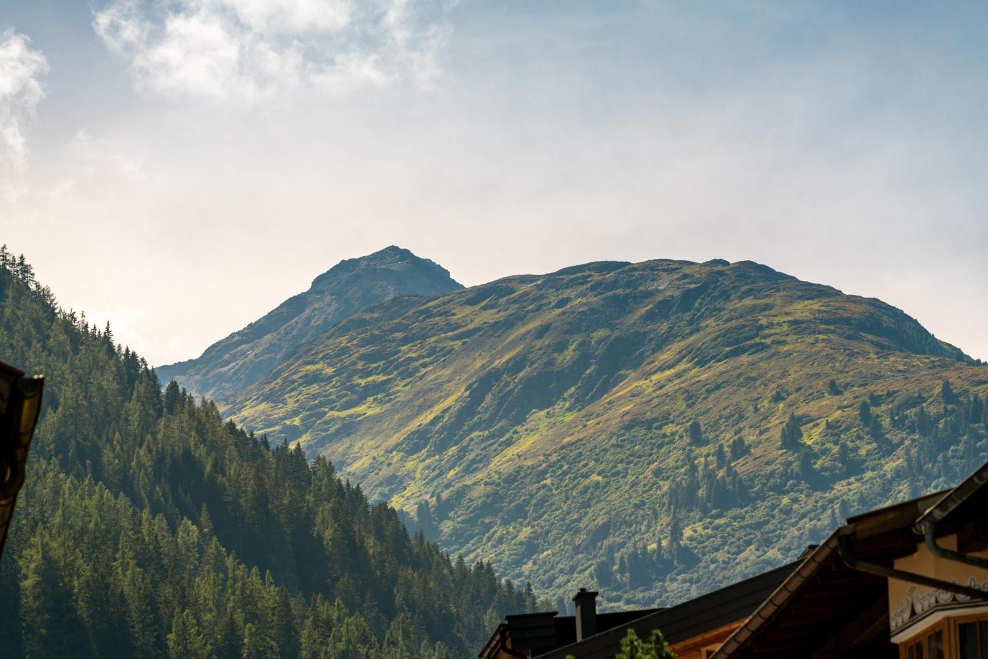 Landhaus Albert Murr - Bed&Breakfast St. Anton am Arlberg Exterior foto